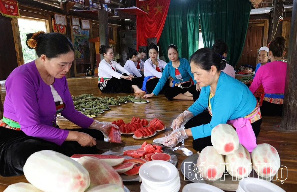 Mường Vó lưu giữ phong tục ăn Tết Độc lập