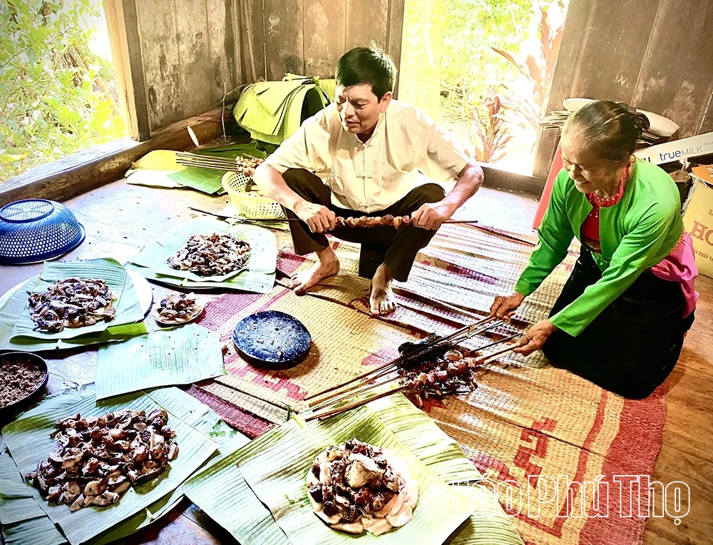 Mường Vó lưu giữ phong tục ăn Tết Độc lập