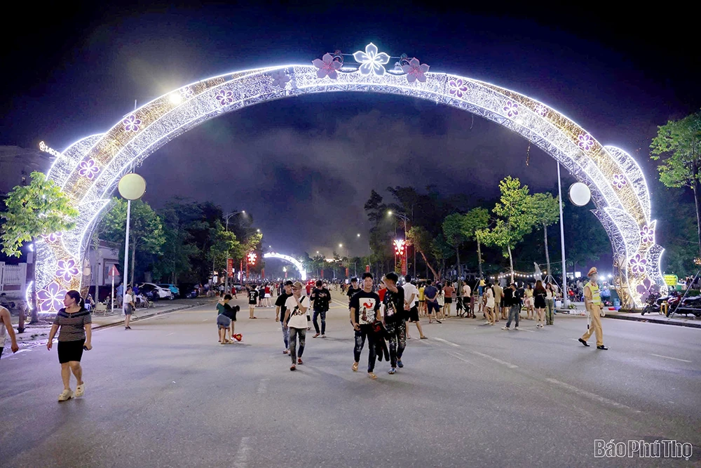 Phú Thọ rộn ràng đêm Quốc Khánh