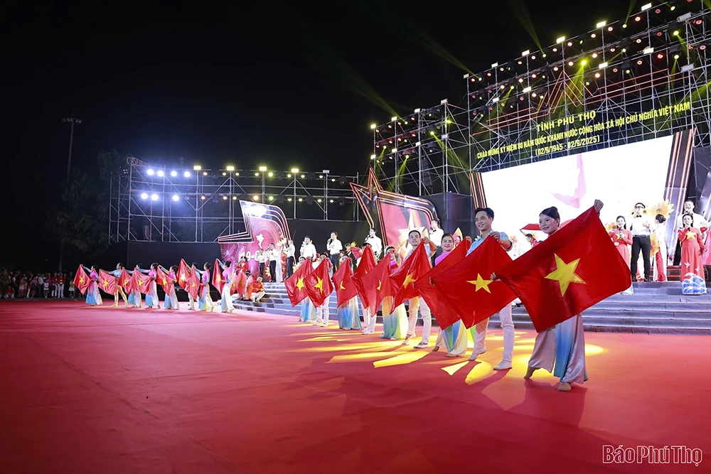 Phú Thọ rộn ràng đêm Quốc Khánh
