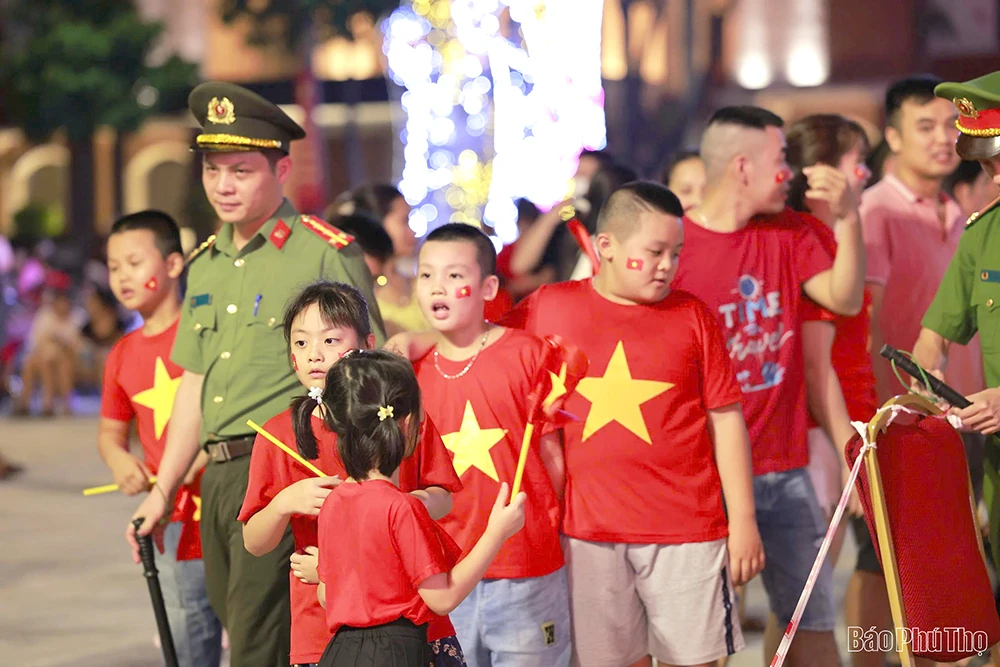 Phú Thọ rộn ràng đêm Quốc Khánh