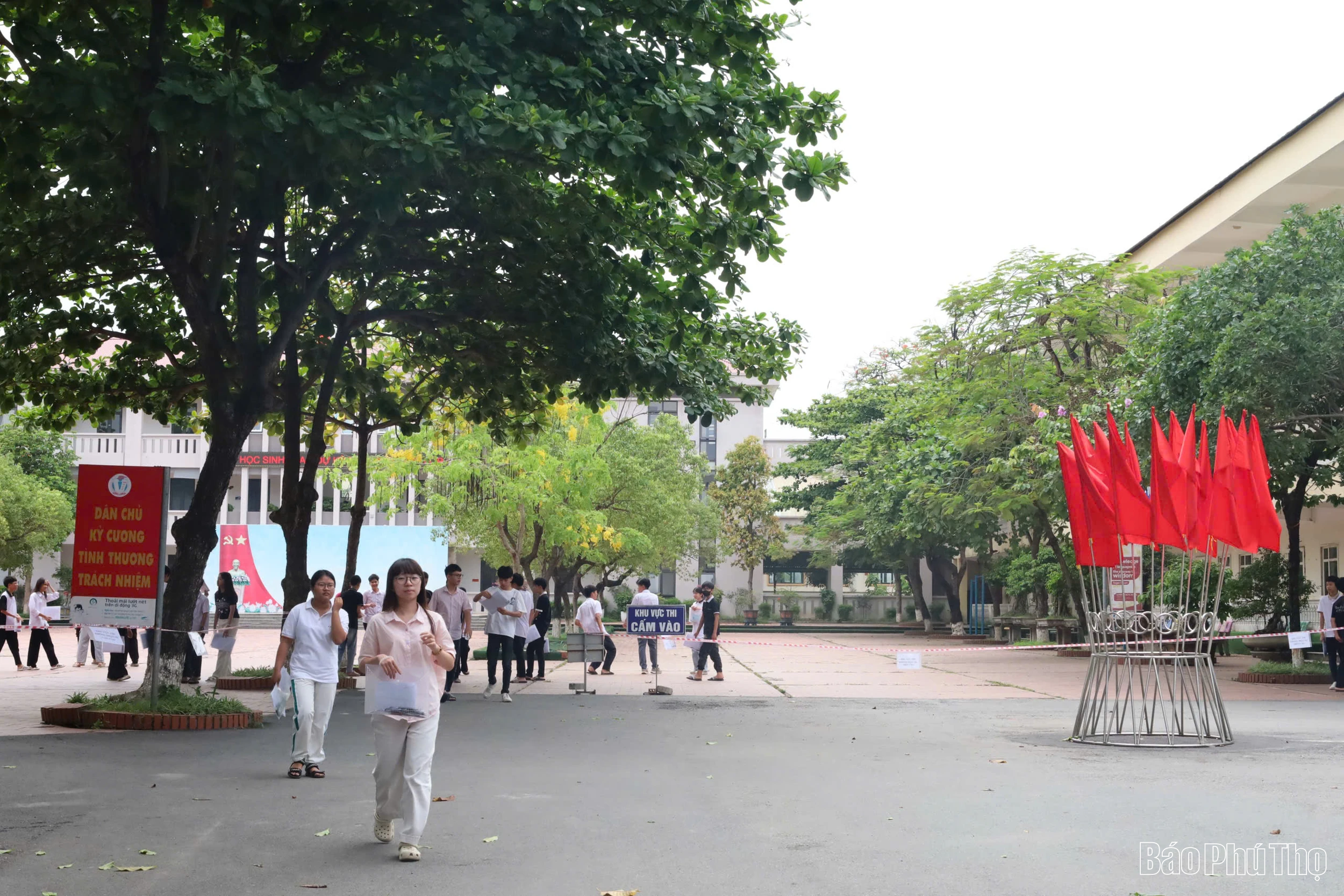 Đảm bảo quyền lợi học sinh là con cán bộ chuyển công tác