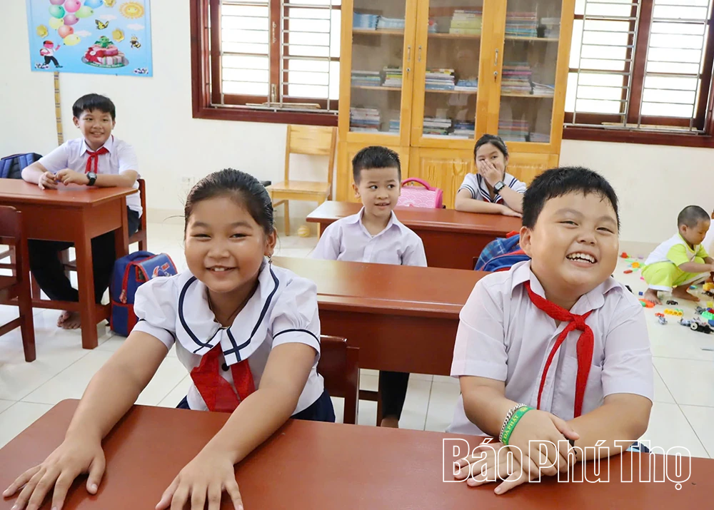 Rộn ràng khai giảng năm học mới trên quần đảo Trường Sa