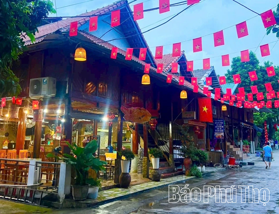 “Tết Độc lập” ở bản Lác - nơi tình thân bền chặt như sợi chỉ đỏ