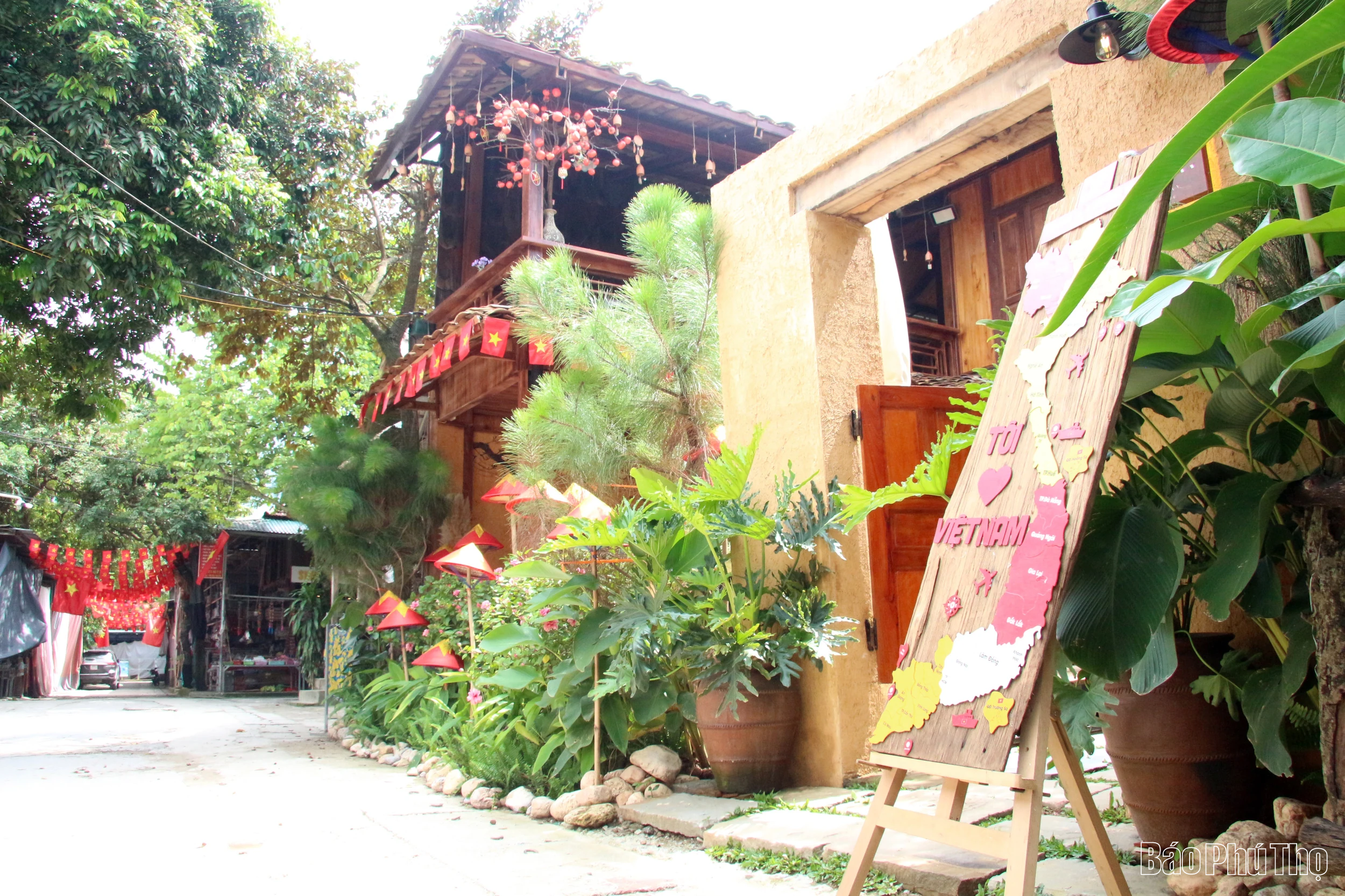 “Tết Độc lập” ở bản Lác - nơi tình thân bền chặt như sợi chỉ đỏ