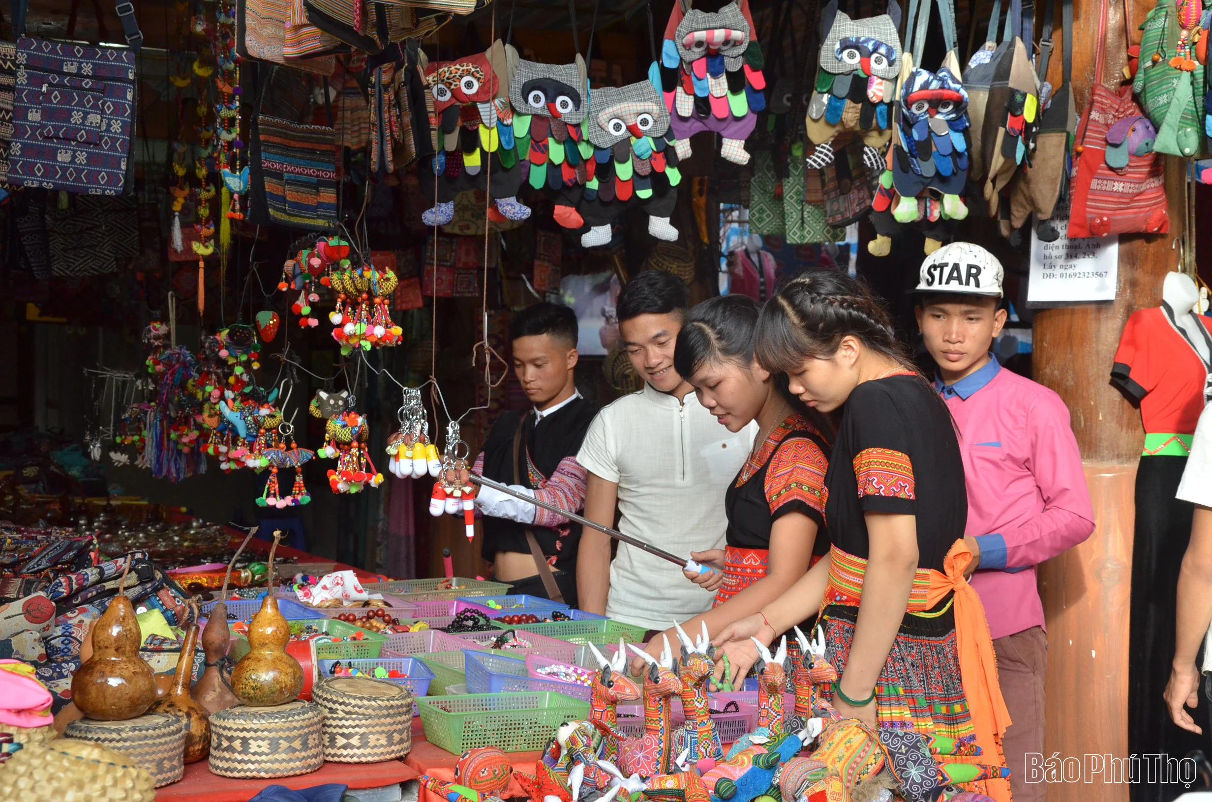 “Tết Độc lập” ở bản Lác - nơi tình thân bền chặt như sợi chỉ đỏ