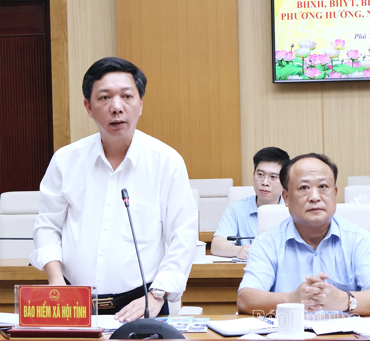 Phấn đấu hoàn thành vượt chỉ tiêu tham gia bảo hiểm xã hội, bảo hiểm y tế