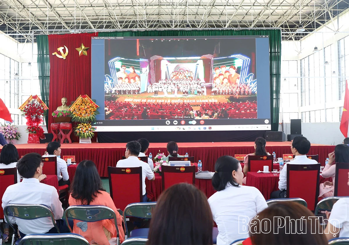 Chủ tịch HĐND tỉnh Bùi Văn Quang dự khai giảng tại Trường THPT Chuyên Vĩnh Phúc