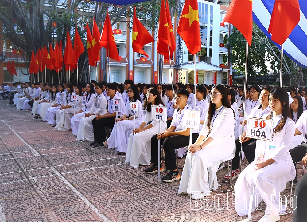 Tưng bừng ngày khai trường