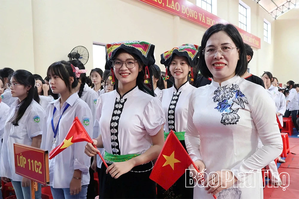 Tưng bừng ngày khai trường