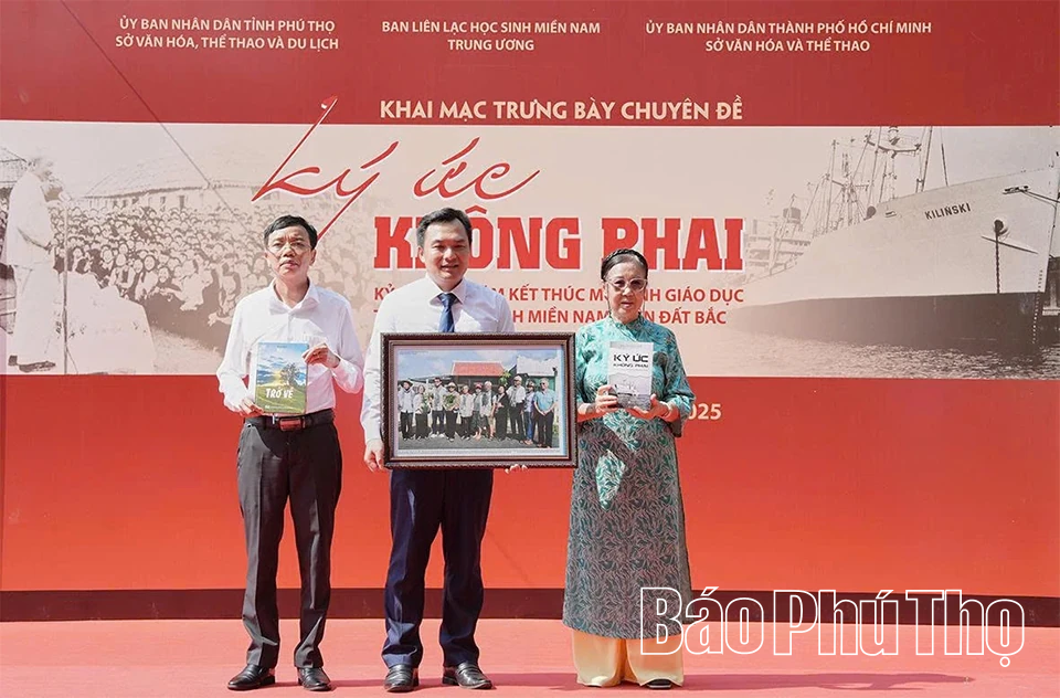 Trưng bày chuyên đề “Ký ức không phai” – Dấu ấn tình nghĩa Bắc – Nam