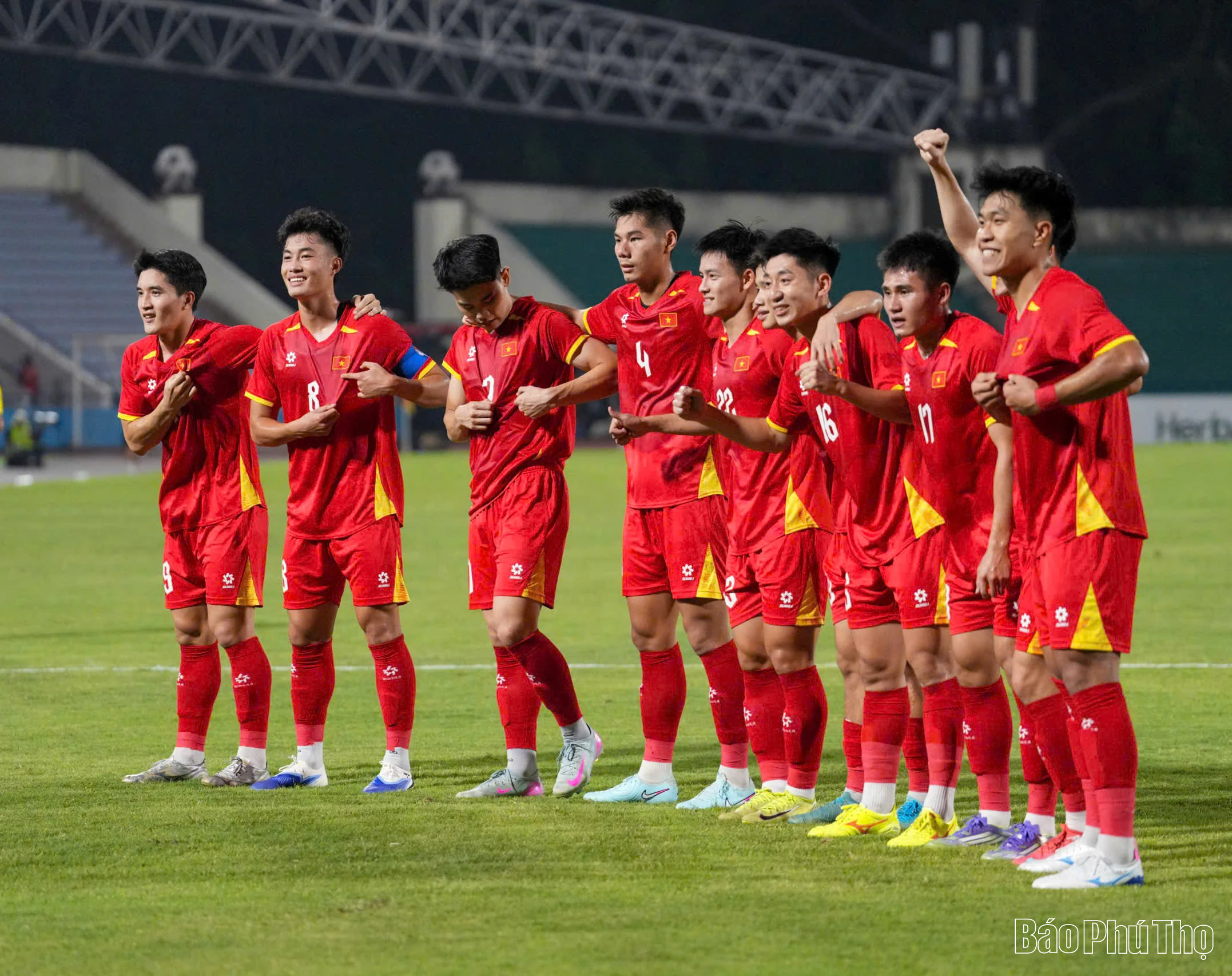 Cựu cầu thủ CLB Phú Thọ chia sẻ cảm xúc sau bàn thắng cho U23 Việt Nam