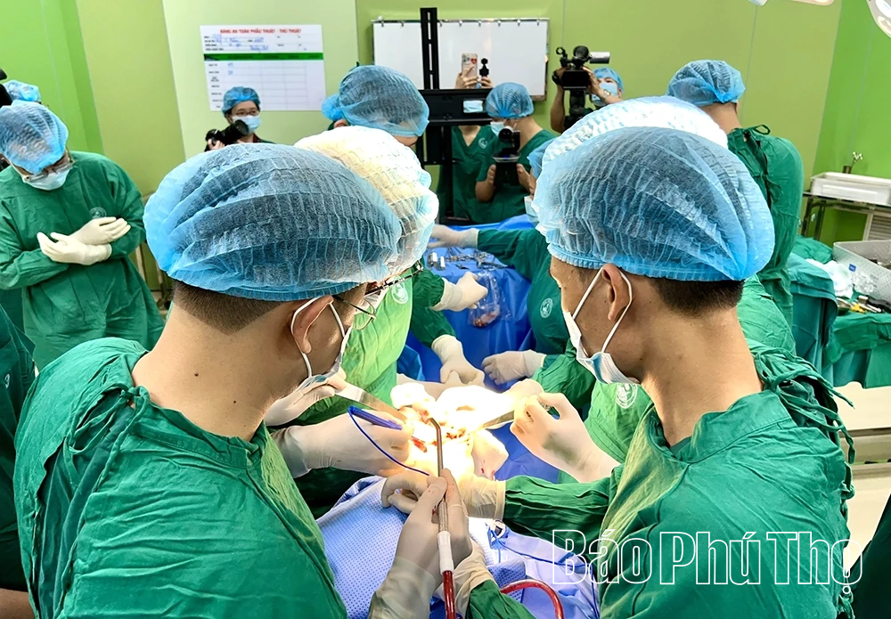 Hội thảo khoa học “Những tiến bộ mới trong phẫu thuật chuyên ngành chấn thương chỉnh hình và xu hướng phẫu thuật cá thể hoá”