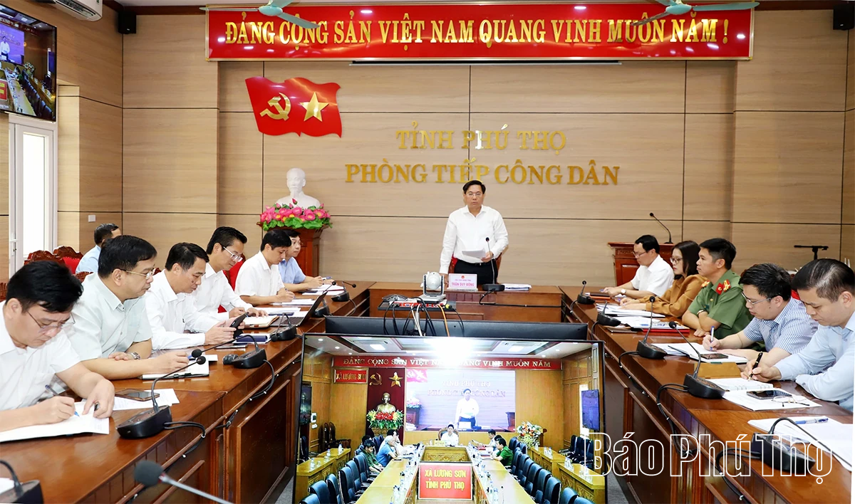 Chủ tịch UBND tỉnh Trần Duy Đông tiếp công dân định kỳ tháng 9