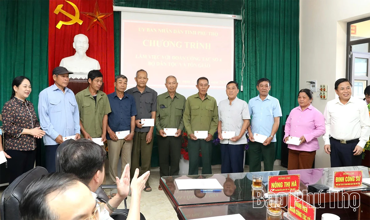 Thứ trưởng Nông Thị Hà kiểm tra công tác dân tộc, tôn giáo tại xã Cao Sơn