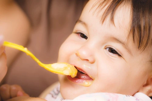 Những thực phẩm tốt và không tốt cho trẻ trong giai đoạn ăn dặm