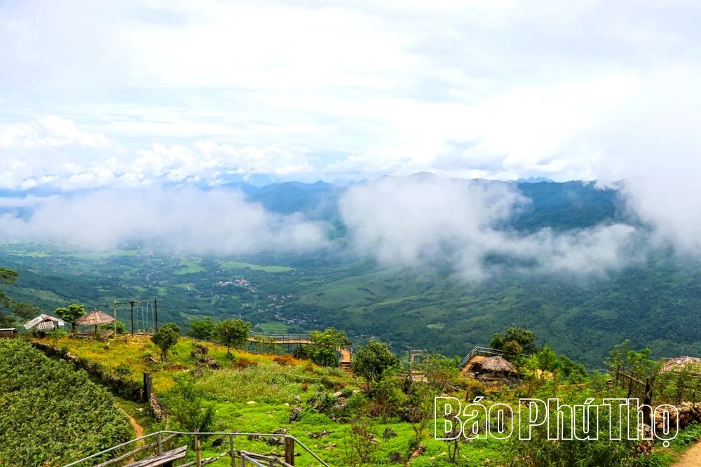 Hang Kia - An Attractive Cloud-viewing Destination