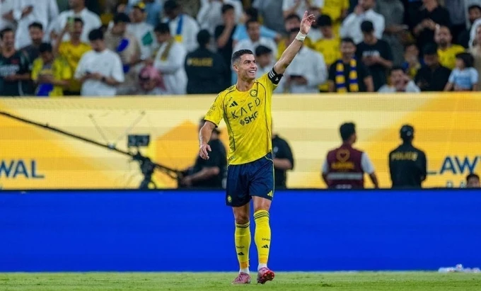 Ronaldo lập cú đúp giúp Al Nassr giữ đỉnh bảng