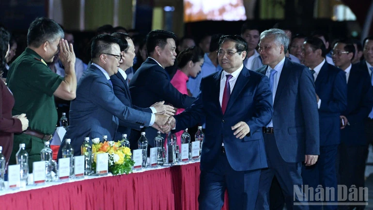 Cùng nhau viết tiếp những trang sử hào hùng của dân tộc bằng tinh thần yêu nước