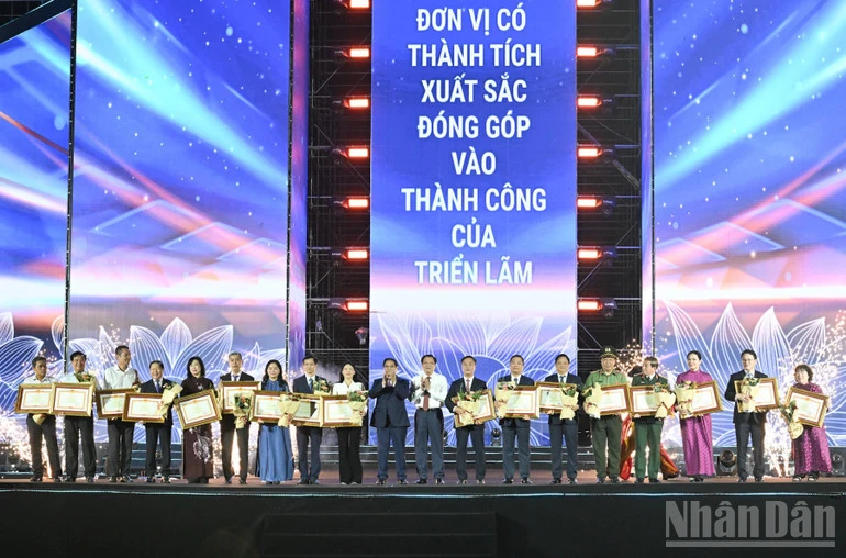 Cùng nhau viết tiếp những trang sử hào hùng của dân tộc bằng tinh thần yêu nước