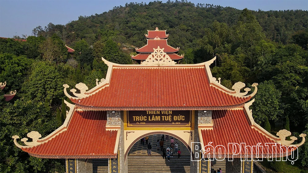 Vãn cảnh Thiền viện Trúc Lâm Tuệ Đức