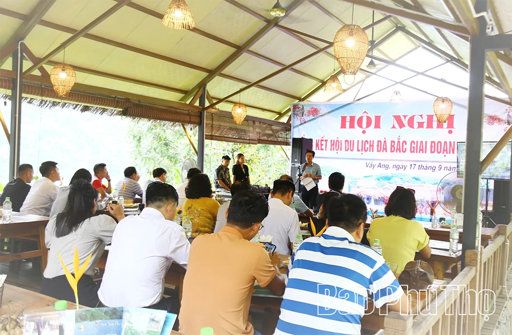 Du lịch Đà Bắc đón trên 266 nghìn lượt khách, doanh thu vượt 110 tỷ đồng