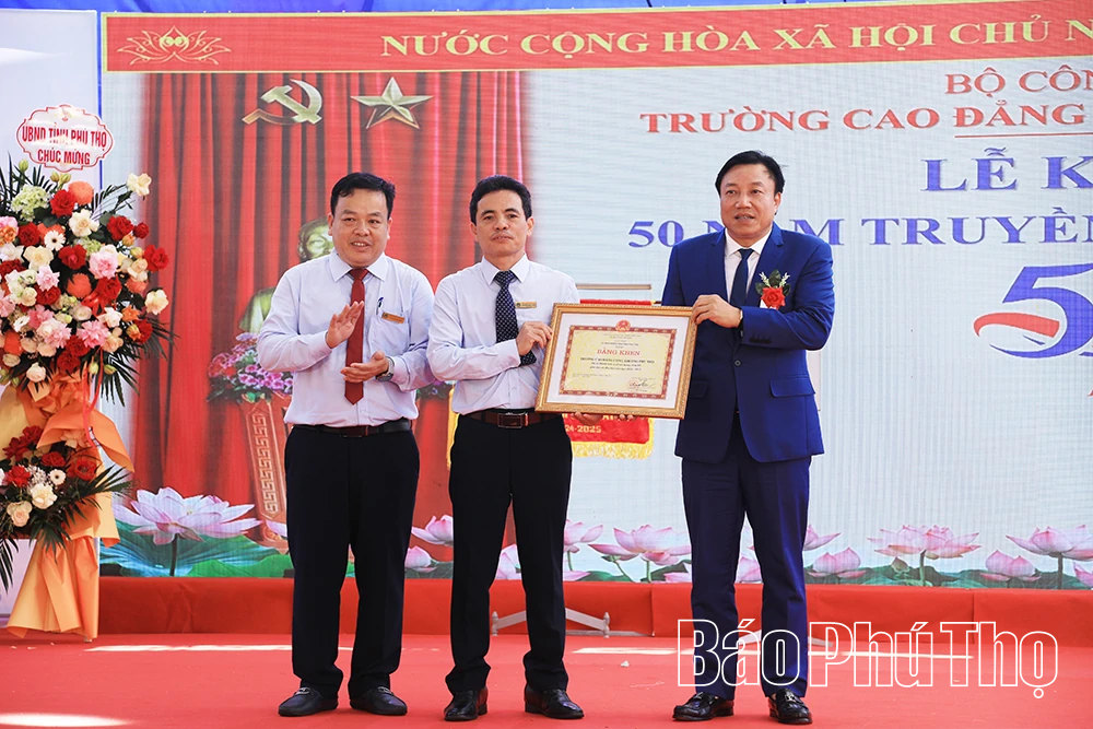 Trường Cao đẳng Công Thương Phú Thọ kỷ niệm 50 năm truyền thống đào tạo