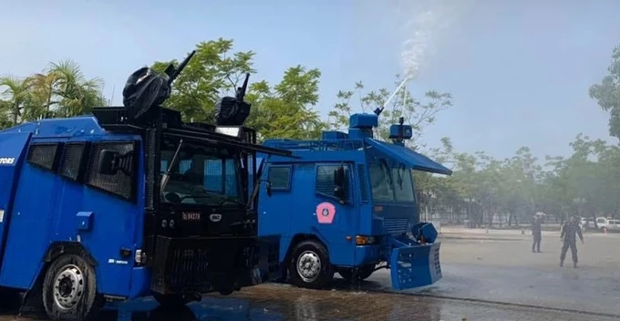 Thái Lan điều 10 xe vòi rồng đến biên giới Campuchia