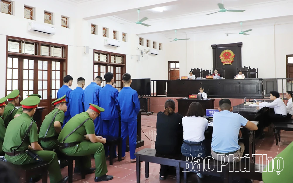 Lừa bán “bùa yêu” trên mạng xã hội, nhóm thanh niên lĩnh tổng cộng hơn 17 năm tù