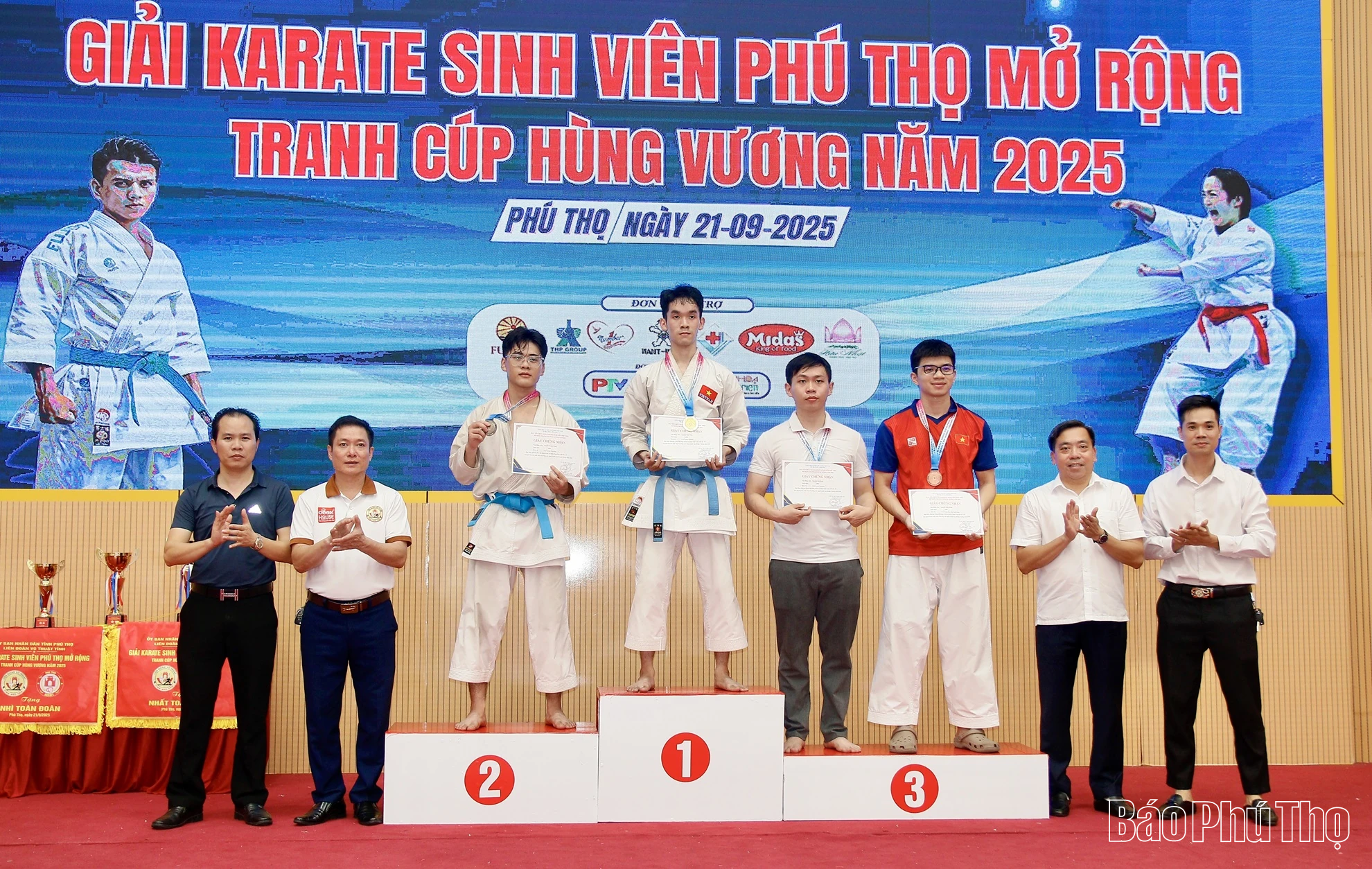 Hơn 200 vận động viên tham dự Giải Karate sinh viên Phú Thọ mở rộng