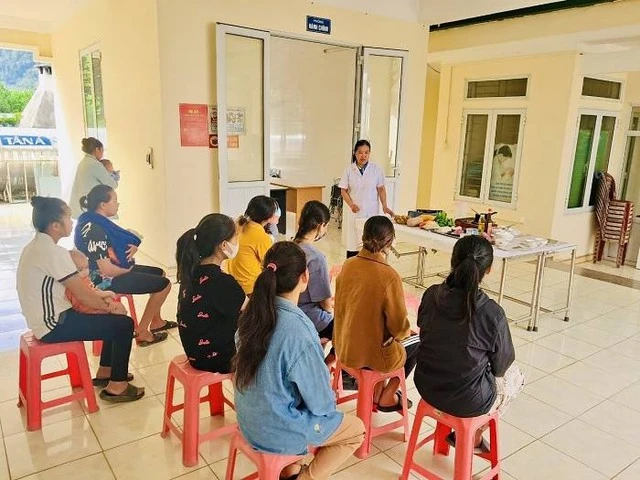 Hướng dẫn chế biến món ăn dặm cho bé: Đơn giản mà đủ chất