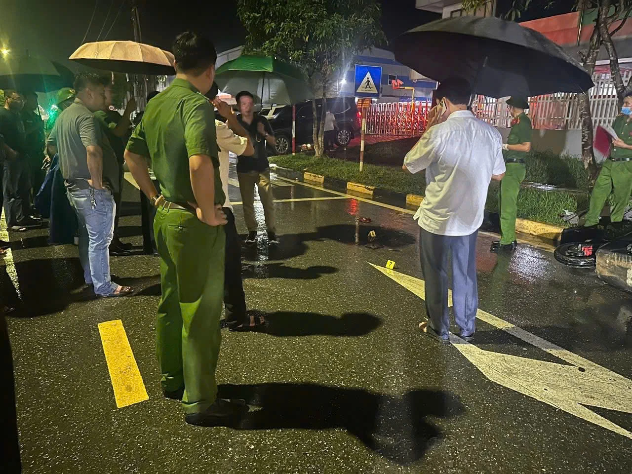 Điều tra, làm rõ đối tượng gây ra vụ án mạng nghiêm trọng khiến 3 người tử vong