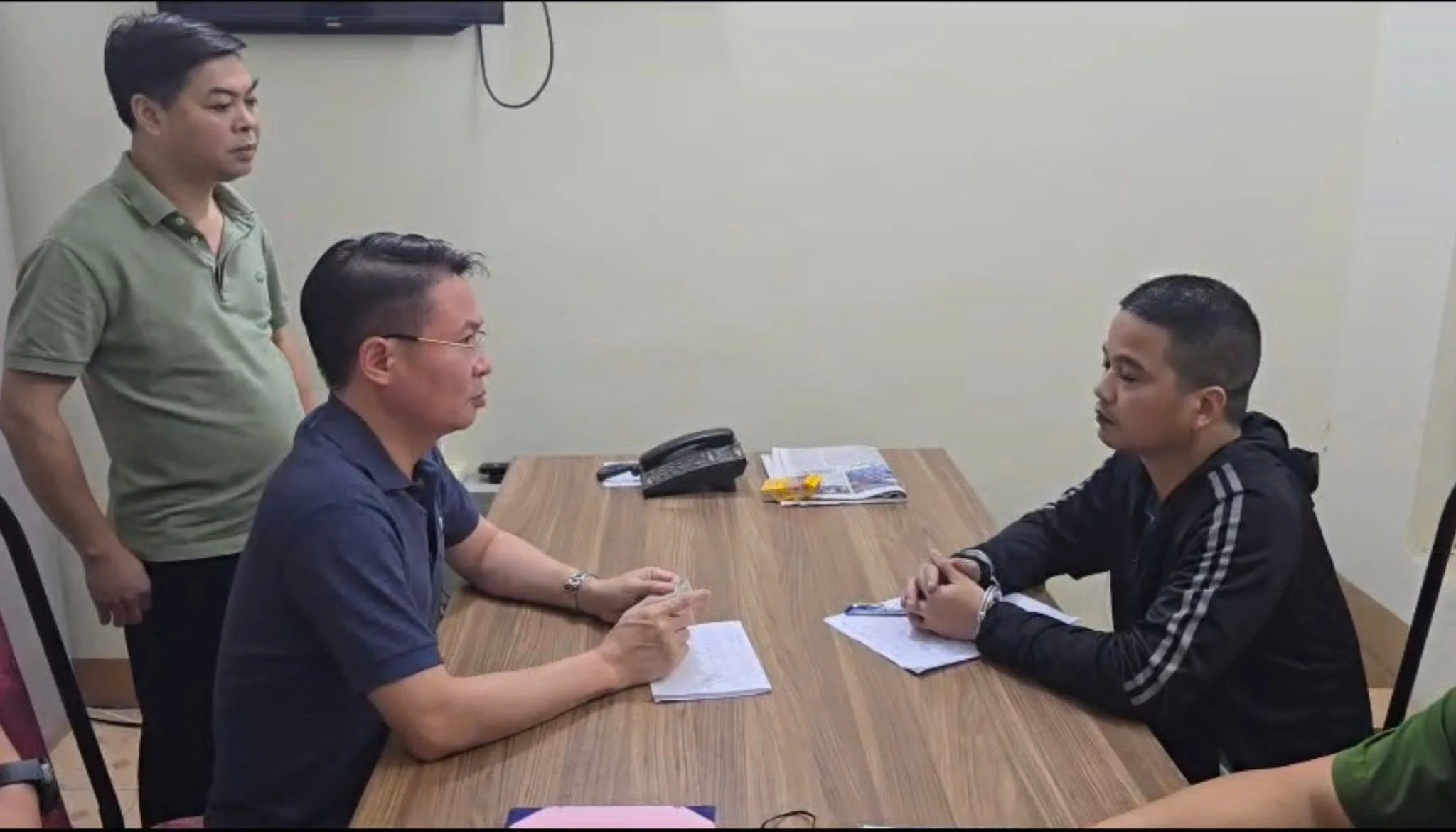 Điều tra, làm rõ đối tượng gây ra vụ án mạng nghiêm trọng khiến 3 người tử vong