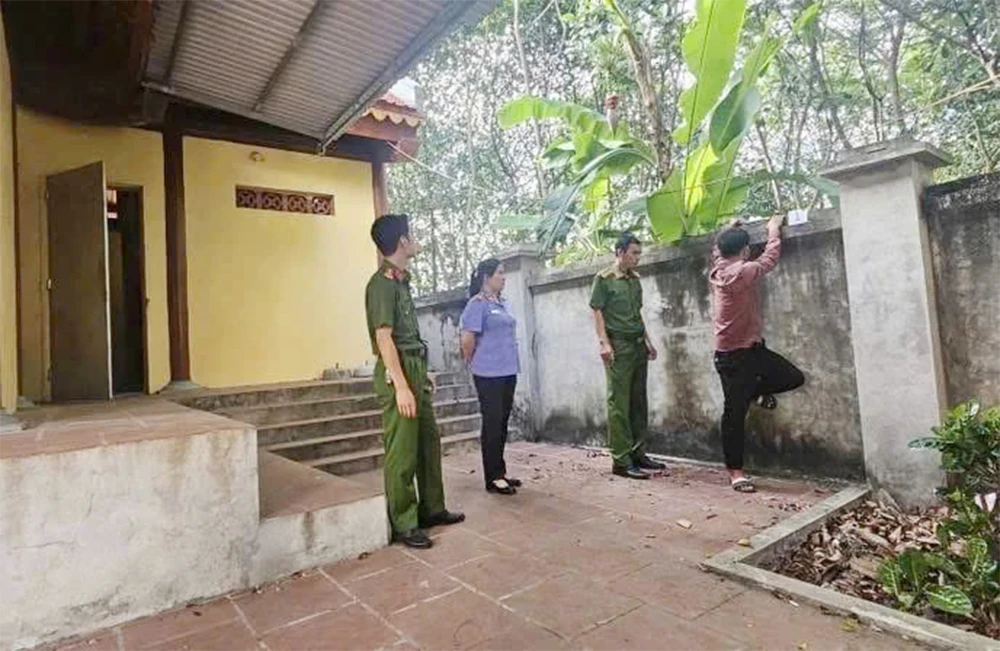 Công an xã Nguyệt Đức bắt giữ đối tượng trộm cắp tài sản tại đền, miếu