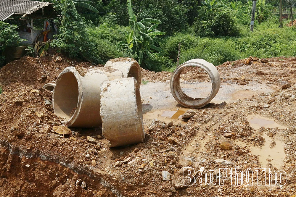 “Con đường đau khổ” ven sông Đà