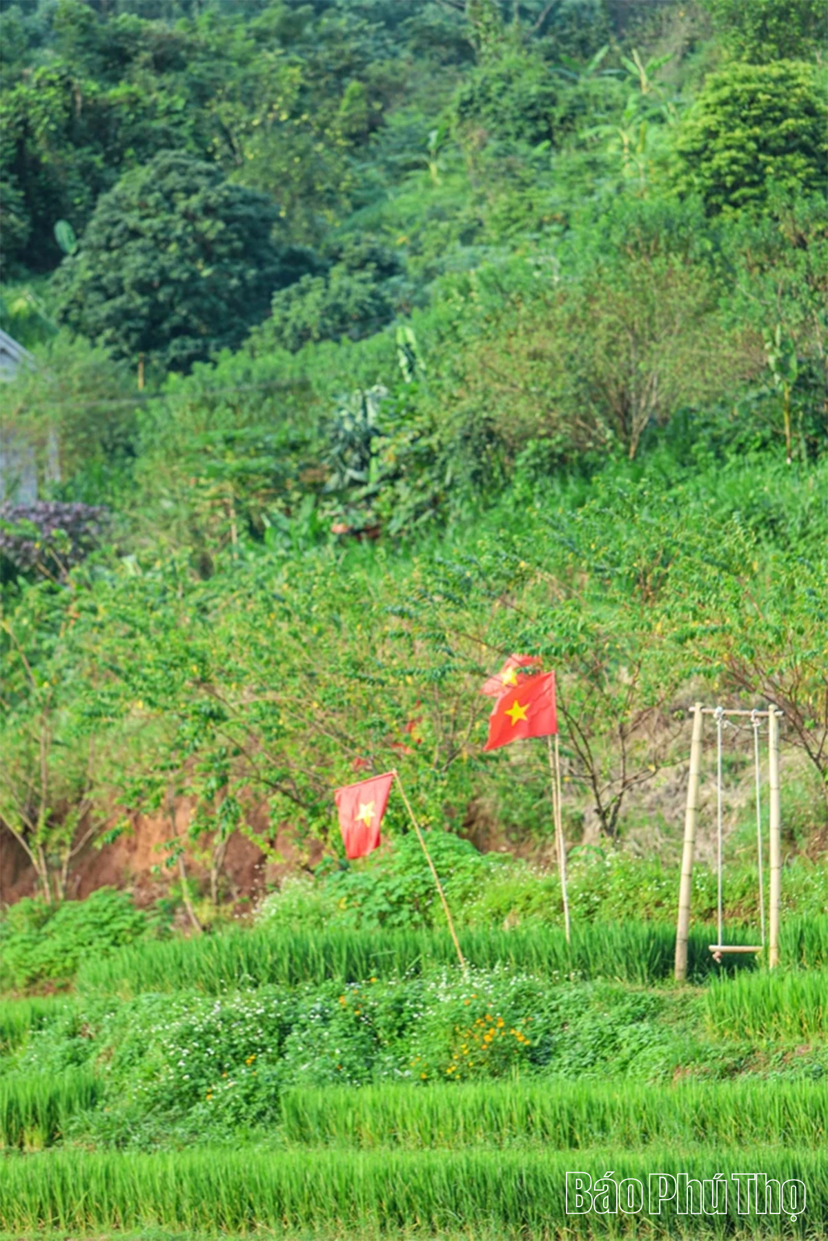 Thơ mộng bản Mừng