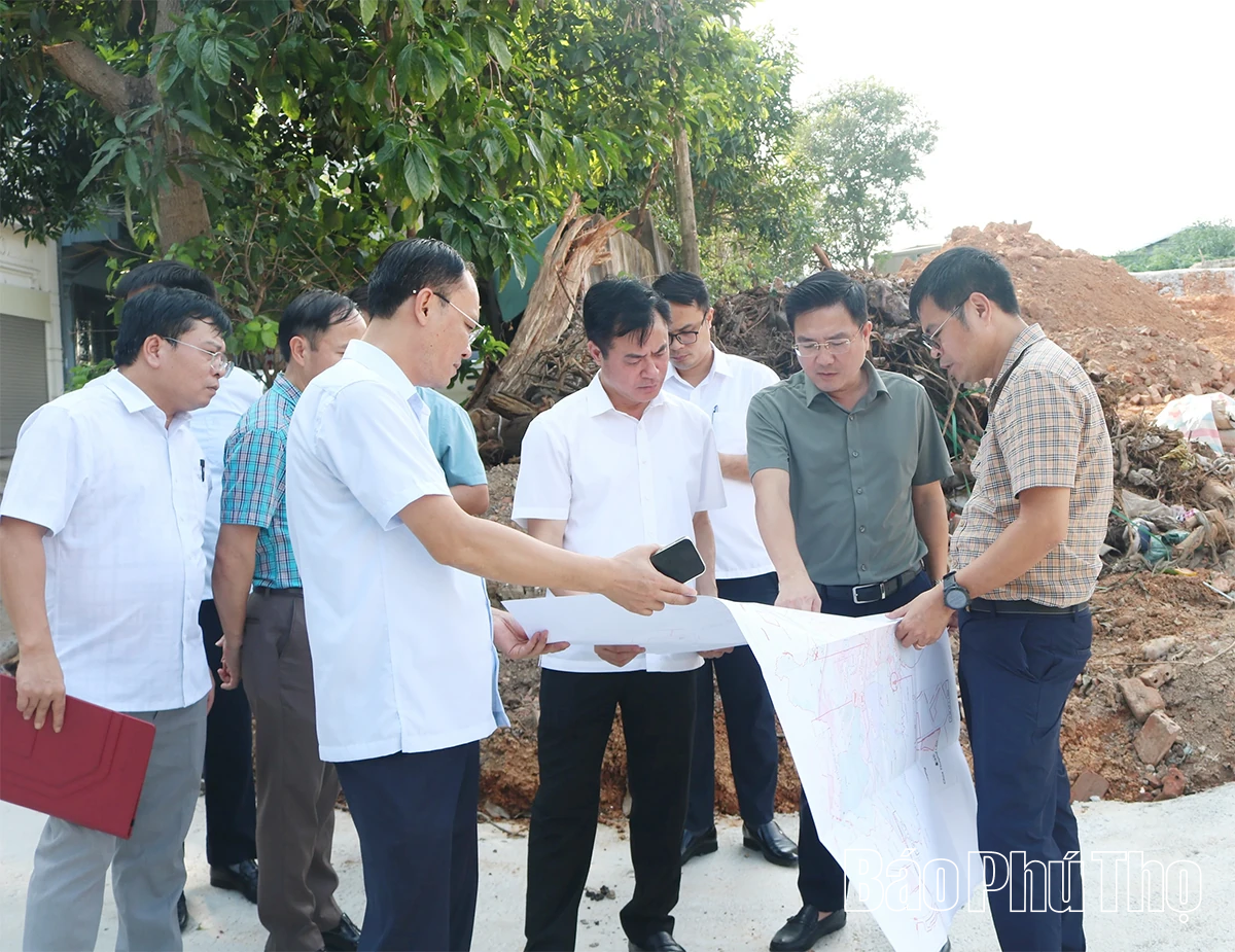 Kiểm tra công tác chuẩn bị khởi công các công trình chào mừng Đại hội Đảng bộ tỉnh và khảo sát vị trí quy hoạch nhà ở xã hội
