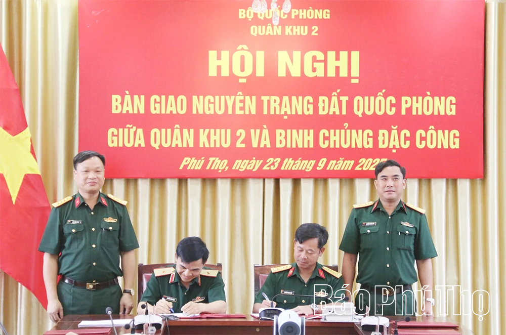 Quân khu 2 bàn giao đất quốc phòng cho Binh chủng Đặc công