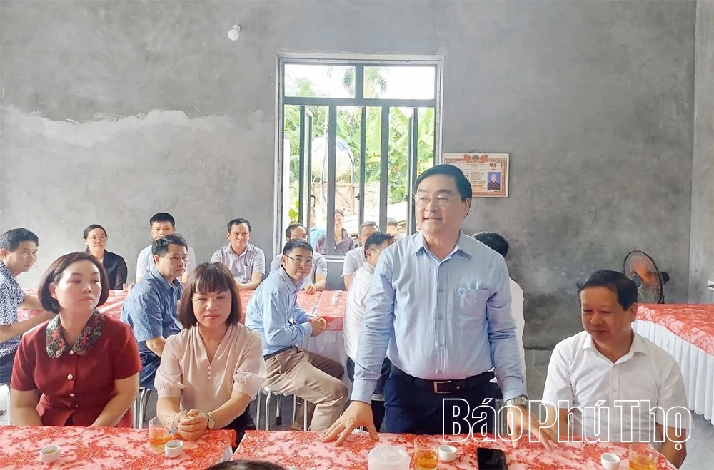 Bàn giao nhà tình nghĩa cho hộ nghèo xã Sơn Lương