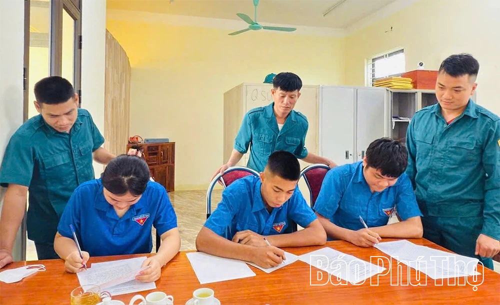 Sức trẻ trong những lá đơn tình nguyện