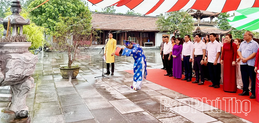 Dâng hương các bậc tiên thánh, tiên hiền, danh nho khoa bảng