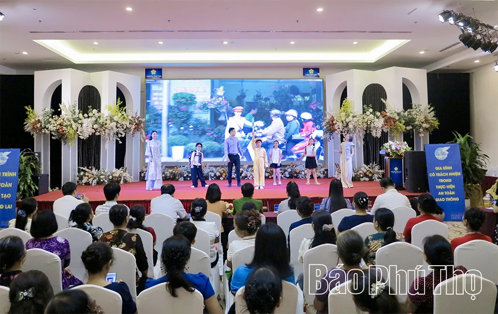 Ngày hội “Gia đình có trách nhiệm trong thực hiện an toàn giao thông”