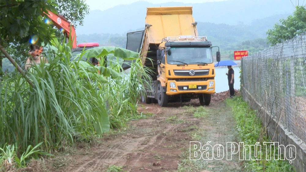 Xã Tu Vũ khẩn trương khắc phục sạt lở