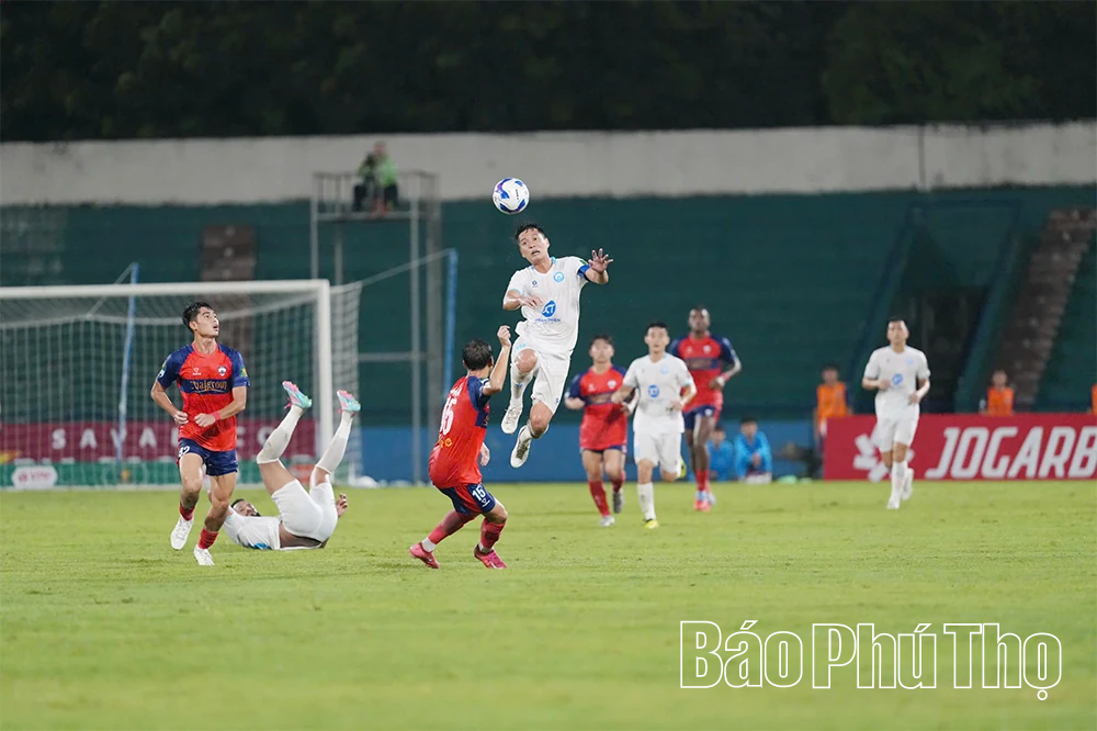 CLB Xuân Thiện Phú Thọ hòa 2 - 2 trước CLB Thanh niên TP Hồ Chí Minh