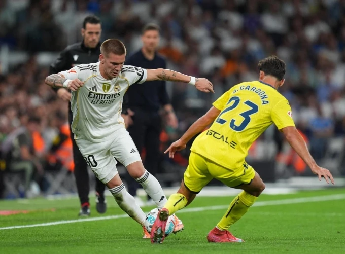 Real đẩy Barca xuống thứ hai La Liga