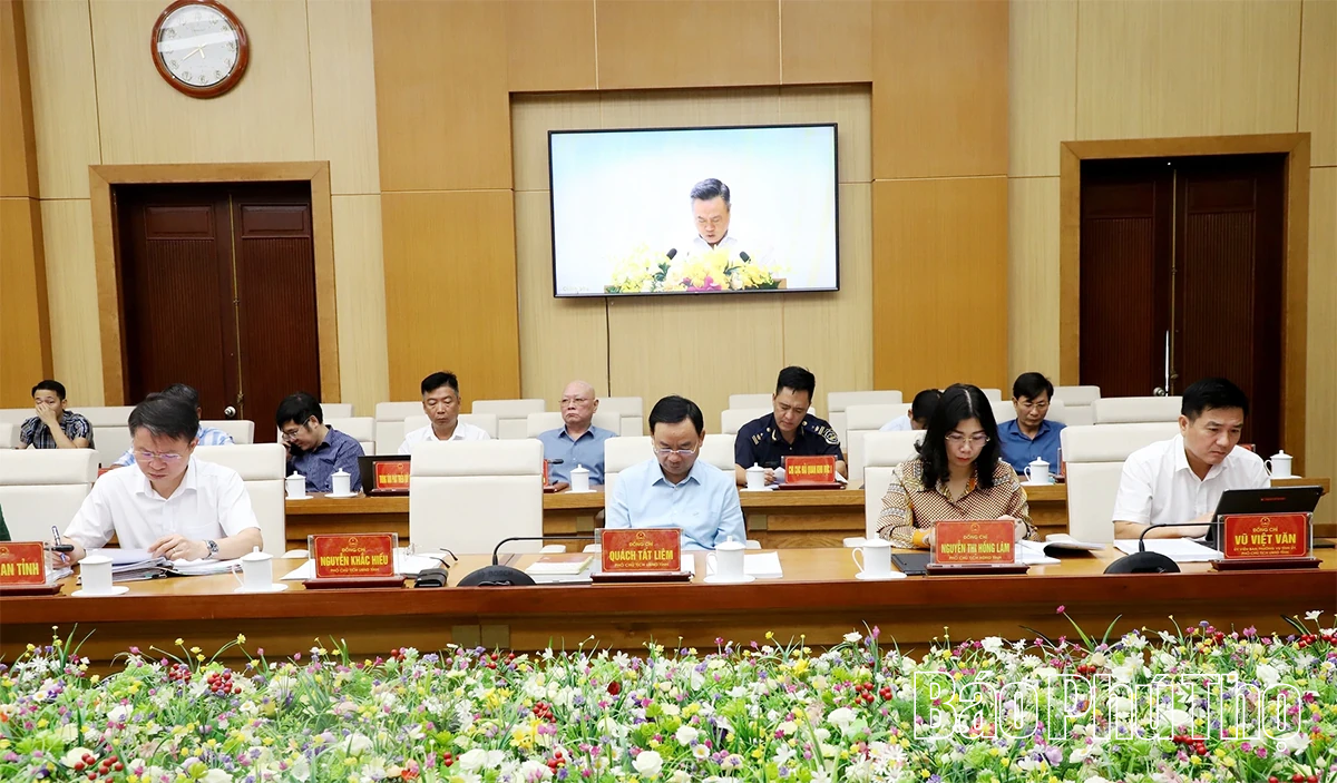 Thủ tướng phát động đợt thi đua cao điểm lập thành tích chào mừng Đại hội XIV của Đảng