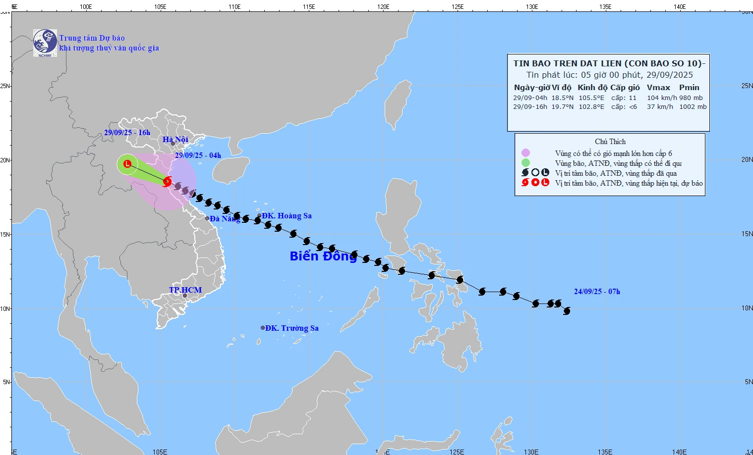 Bão số 10 đang trên đất liền Nghệ An - Hà Tĩnh, cường độ cấp 9-10, giật cấp 12