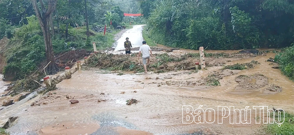 Mưa lũ lịch sử tại các xã vùng cao, nhiều tuyến đường sạt lở, thiệt hại nặng nề