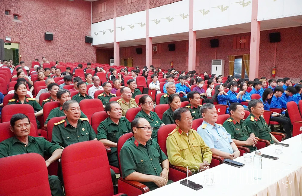 Khai mạc Tuần phim chào mừng Đại hội đại biểu Đảng bộ tỉnh lần thứ I, nhiệm kỳ 2025-2030