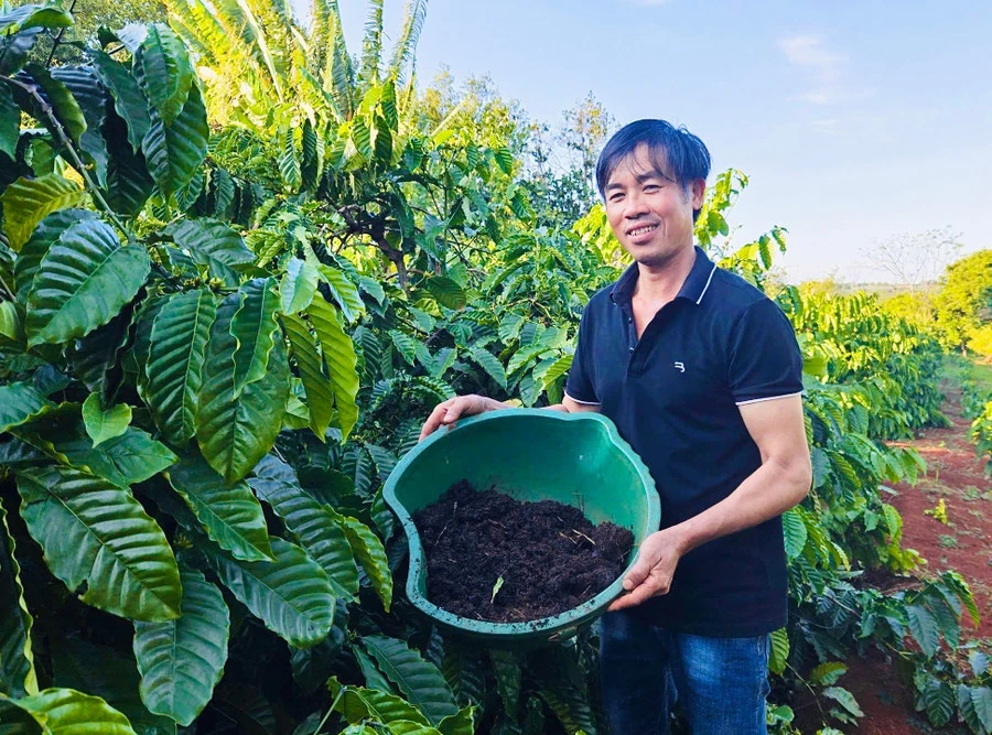 Biến rác thải thành phân bón hữu cơ